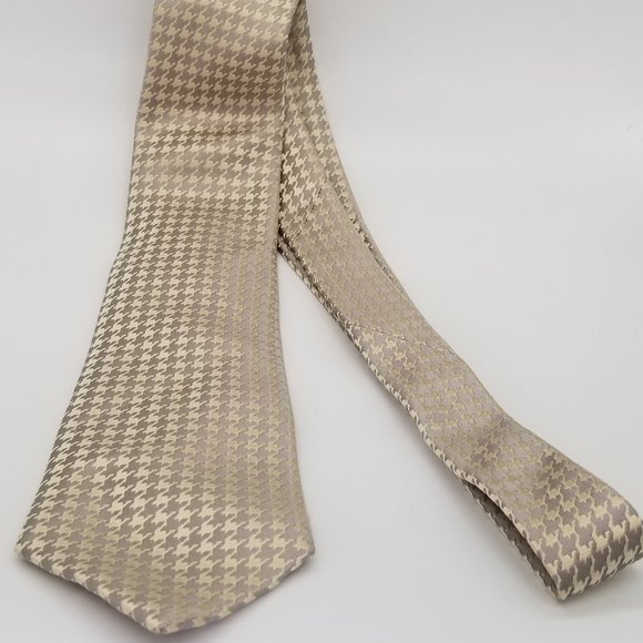 Men's BCBG Attiude 60" - Picture 4 of 4